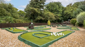 Mini-golf