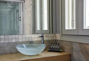 Deluxe Double Room, 2 Bedrooms (COCO MAT) | Bathroom | Free toiletries, towels - Cascade Holiday Resort (Poros)