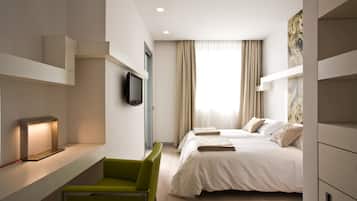 Quarto luxo | Roupas de cama premium, edredons de pluma, frigobar, cofres nos quartos