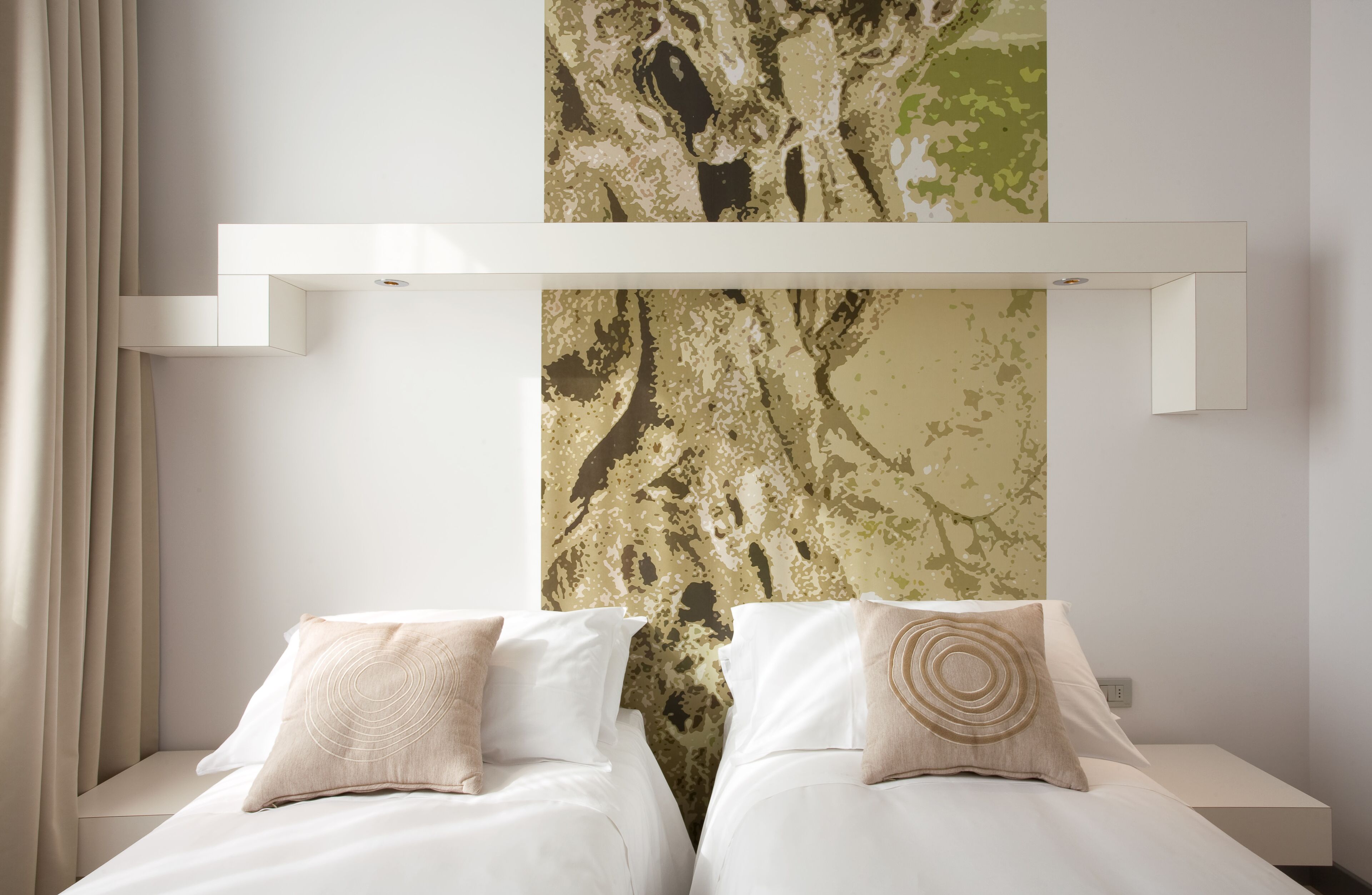 deluxe room | premium bedding, down duvets, minibar, in-room safe