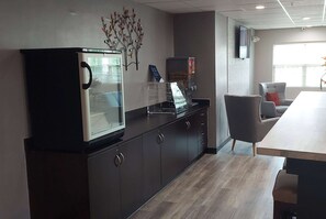 Free daily continental breakfast