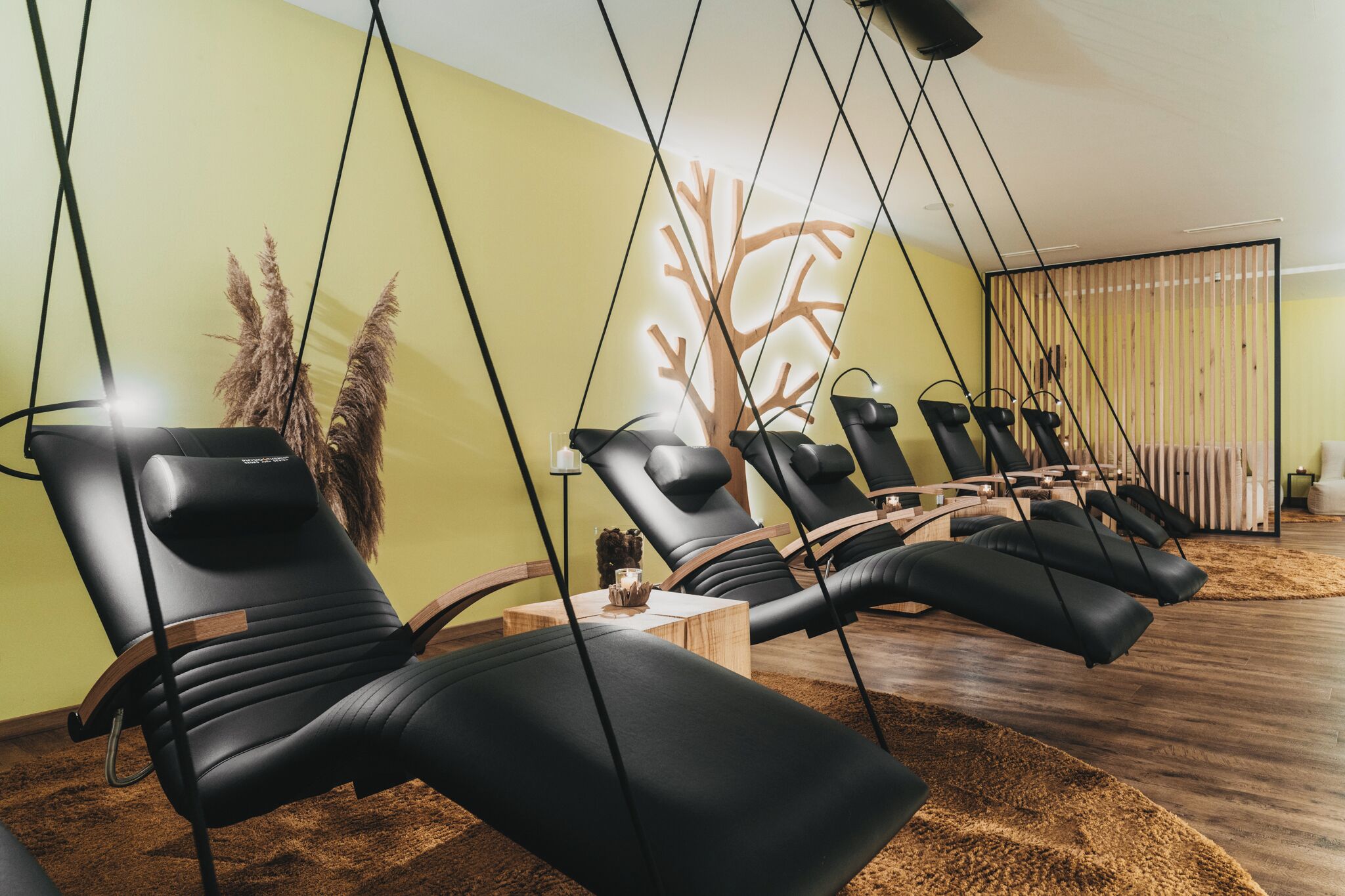 sauna, steam room, body treatments, body scrubs, facials