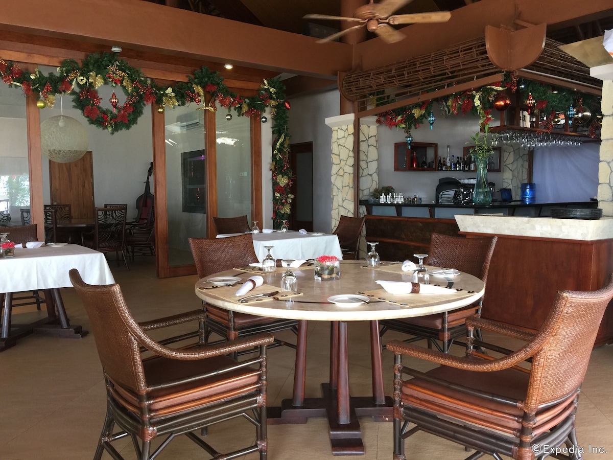 Eskaya Beach Resort, Free daily full breakfast