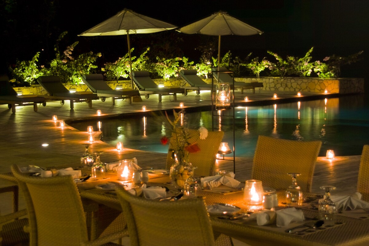 Eskaya Beach Resort, Outdoor dining
