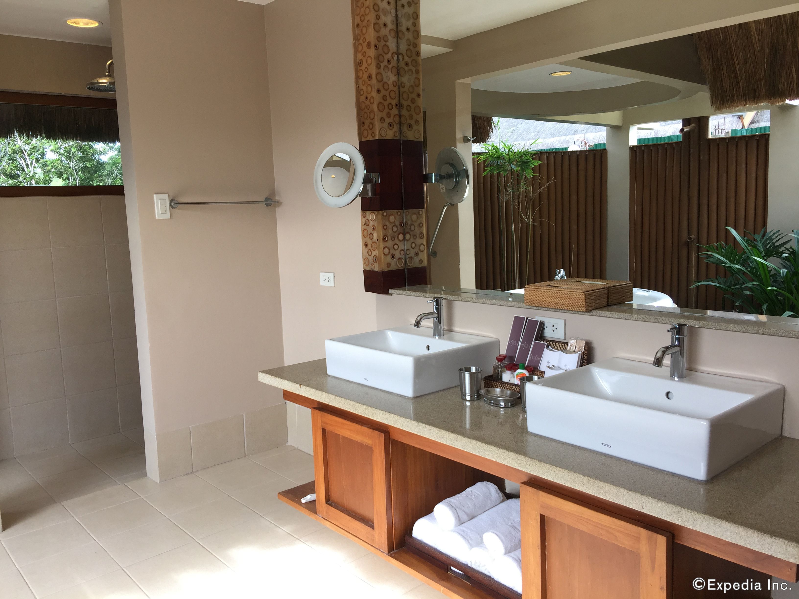 presidential villa with infinity pool | bathroom | separate bathtub and shower, jetted bath, designer toiletries