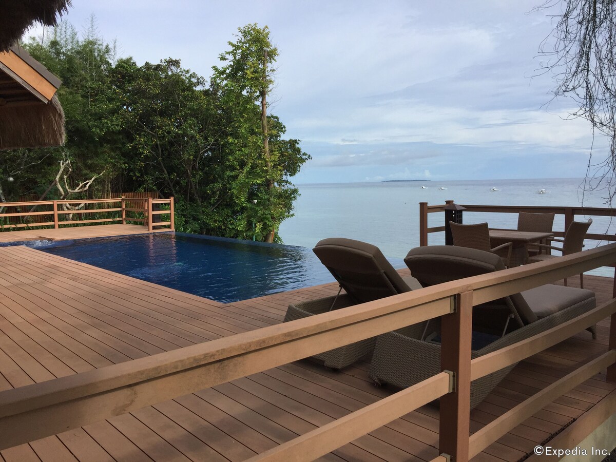 Eskaya Beach Resort, Presidential Villa with Infinity Pool | Terrace/patio