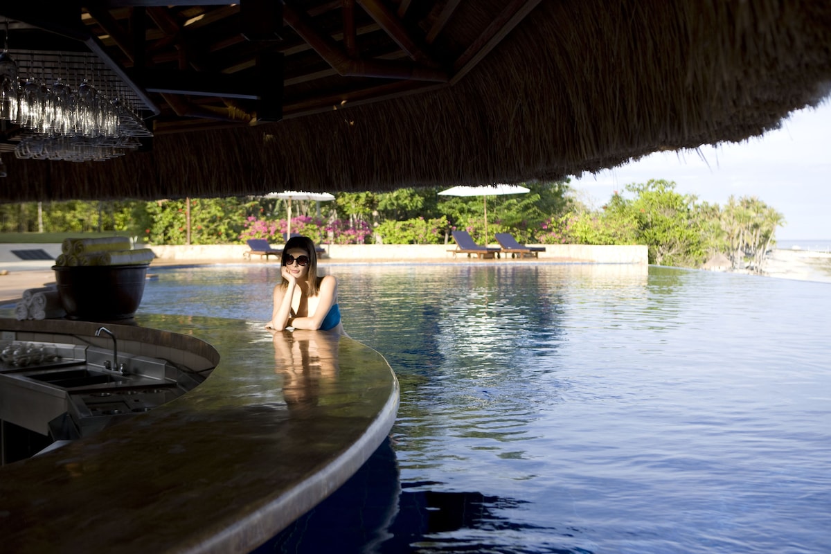 Eskaya Beach Resort, Indoor pool, 14 outdoor pools