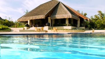 Indoor pool, 14 outdoor pools