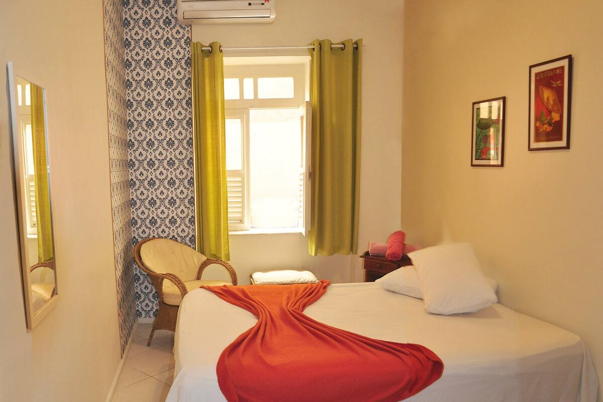 In-room safe, free WiFi