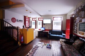 Lobby sitting area - El Misti Botafogo (Rio de Janeiro)