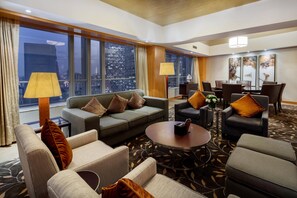 Premium bedding, down duvets, minibar, in-room safe - Grand Millennium Beijing (Beijing)