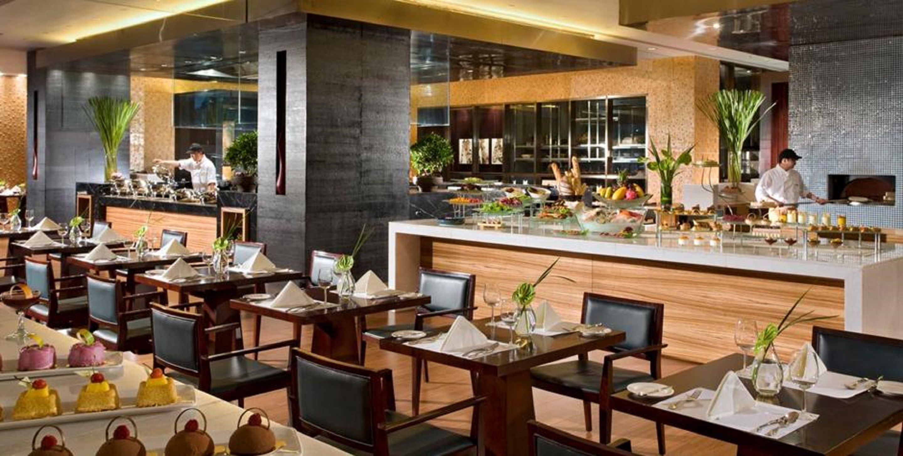 daily buffet breakfast (cny 228 per person)