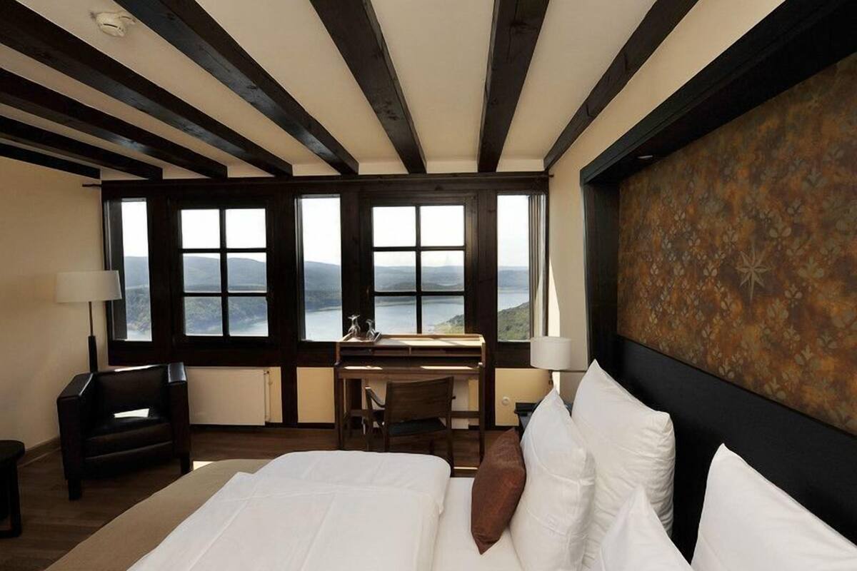 Premium Double Room | Minibar, in-room safe, desk, cribs (free)