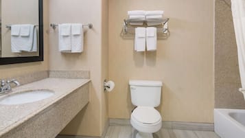 免費盥洗用品、吹風機、毛巾