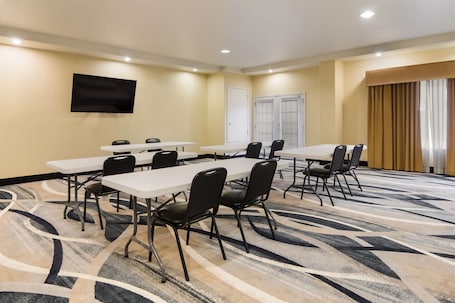 Meeting facility. Best Western Comanche Inn