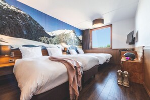 Comfort Room | In-room safe, desk, laptop workspace, blackout drapes - Alpine Hotel by SnowWorld (Landgraaf)