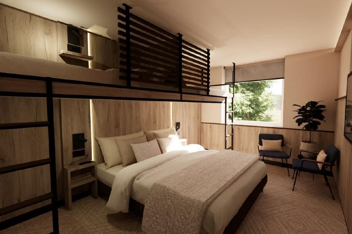 Deluxe Room | In-room safe, desk, laptop workspace, blackout drapes