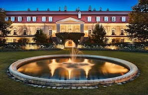 Fountain - Hotel Château Bela (Bela)