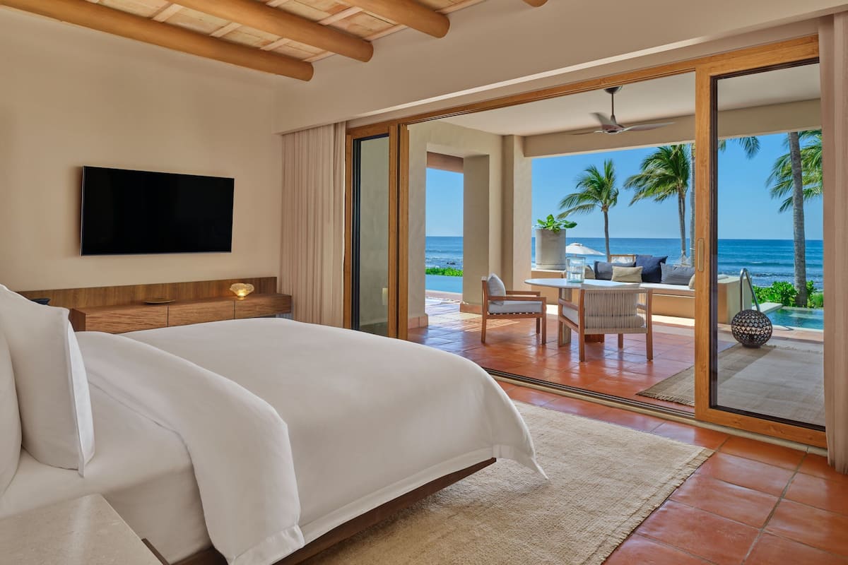 Villa presidencial, 1 cama doble, frente a la playa | Ropa de cama de alta calidad, minibar, caja fuerte y escritorio