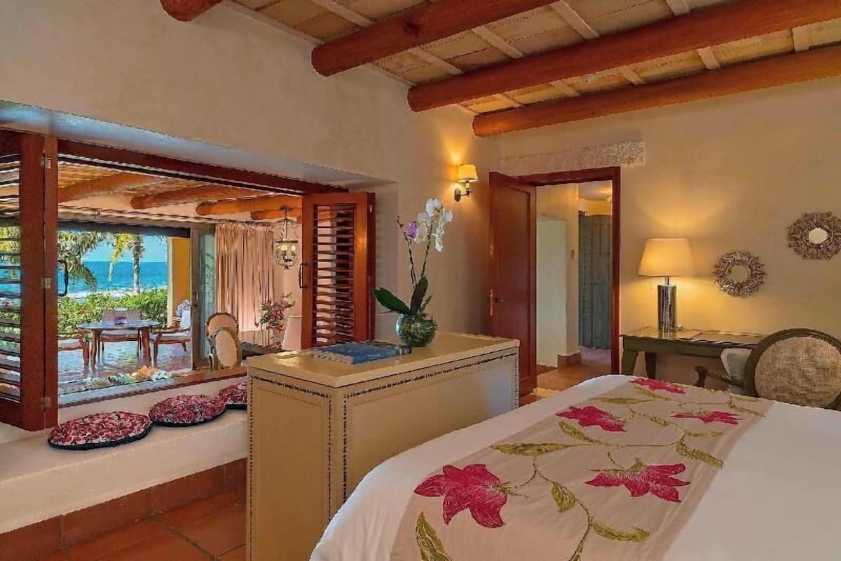 Premium bedding, minibar, in-room safe, individually decorated