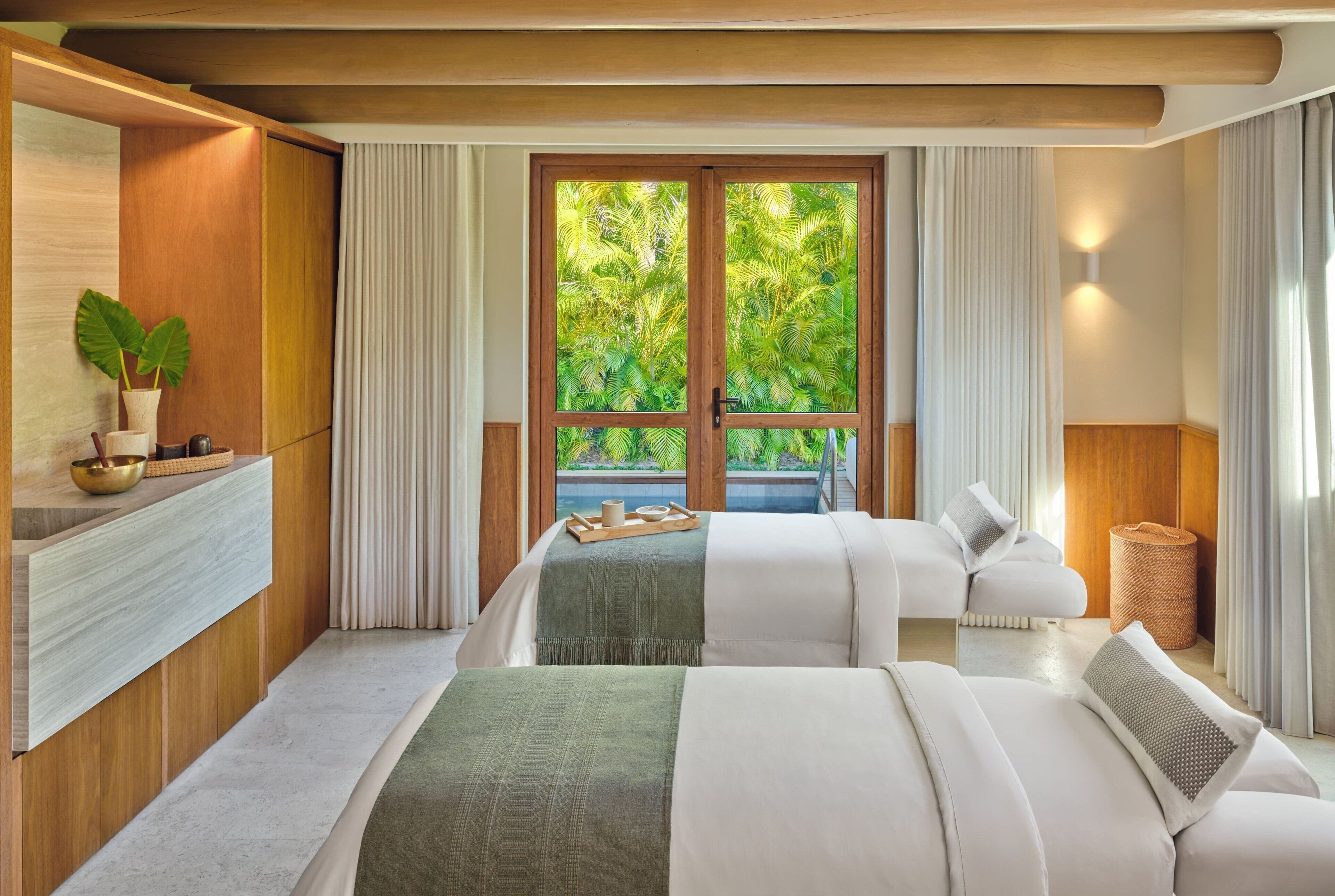 couples treatment room(s), sauna, hot springs/mineral springs