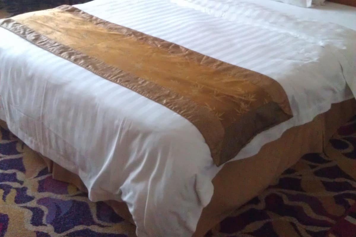 Premium bedding, in-room safe, desk, blackout drapes