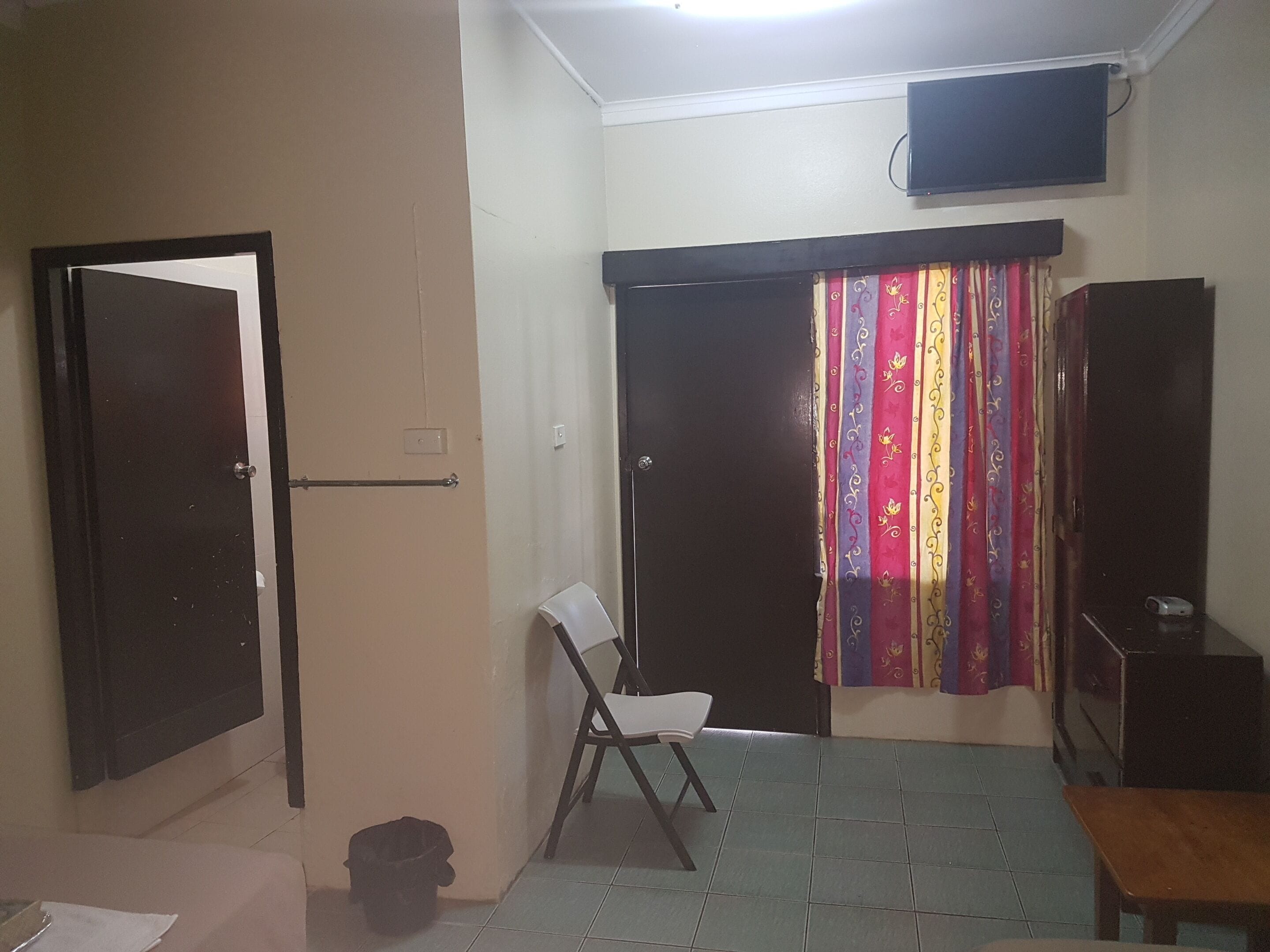 standard room | in-room safe, iron/ironing board, wifi, bed sheets