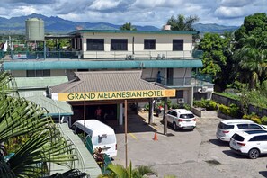 Front of property - Grand Melanesian Hotel (Nadi)