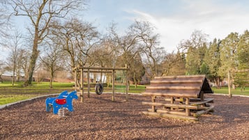 Área de juegos infantiles al aire libre