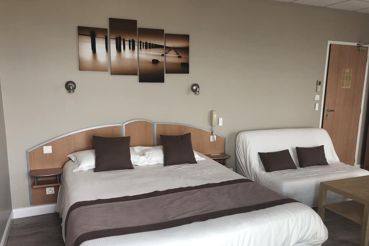 Suite Double avec Terrasse Privée et Vue sur la Mer | Minibar, coffres-forts dans les chambres, ameublement personnalisé