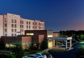 Exterior - Hilton Garden Inn Lake Forest Mettawa (Lake Forest)