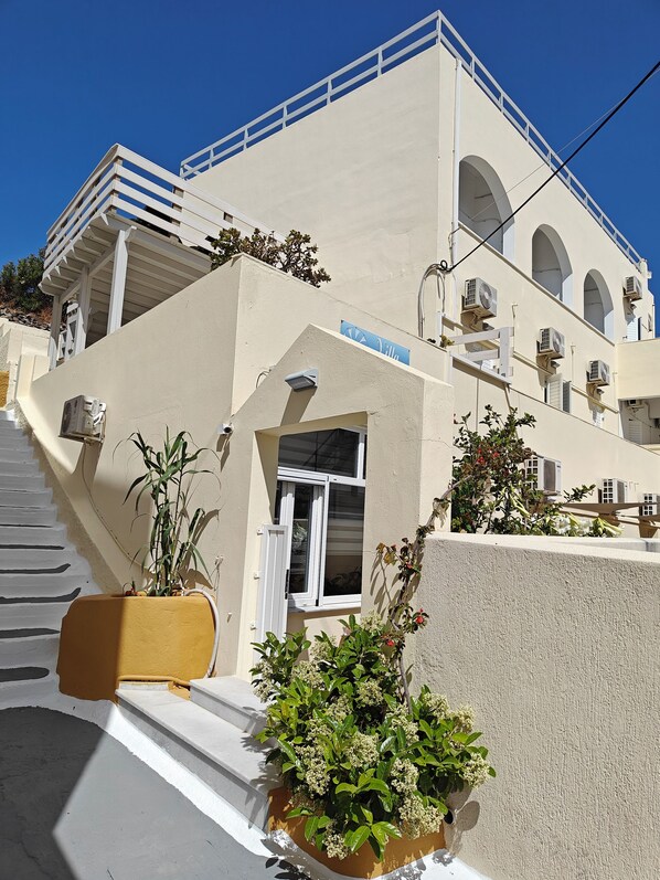 Exterior - Anemomilos Villa (Santorini)