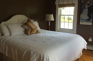 Suite 1, 1 King Bed, 1 Day Bed | Premium bedding, free WiFi, bed sheets - The Sunny G B&B (Campton)