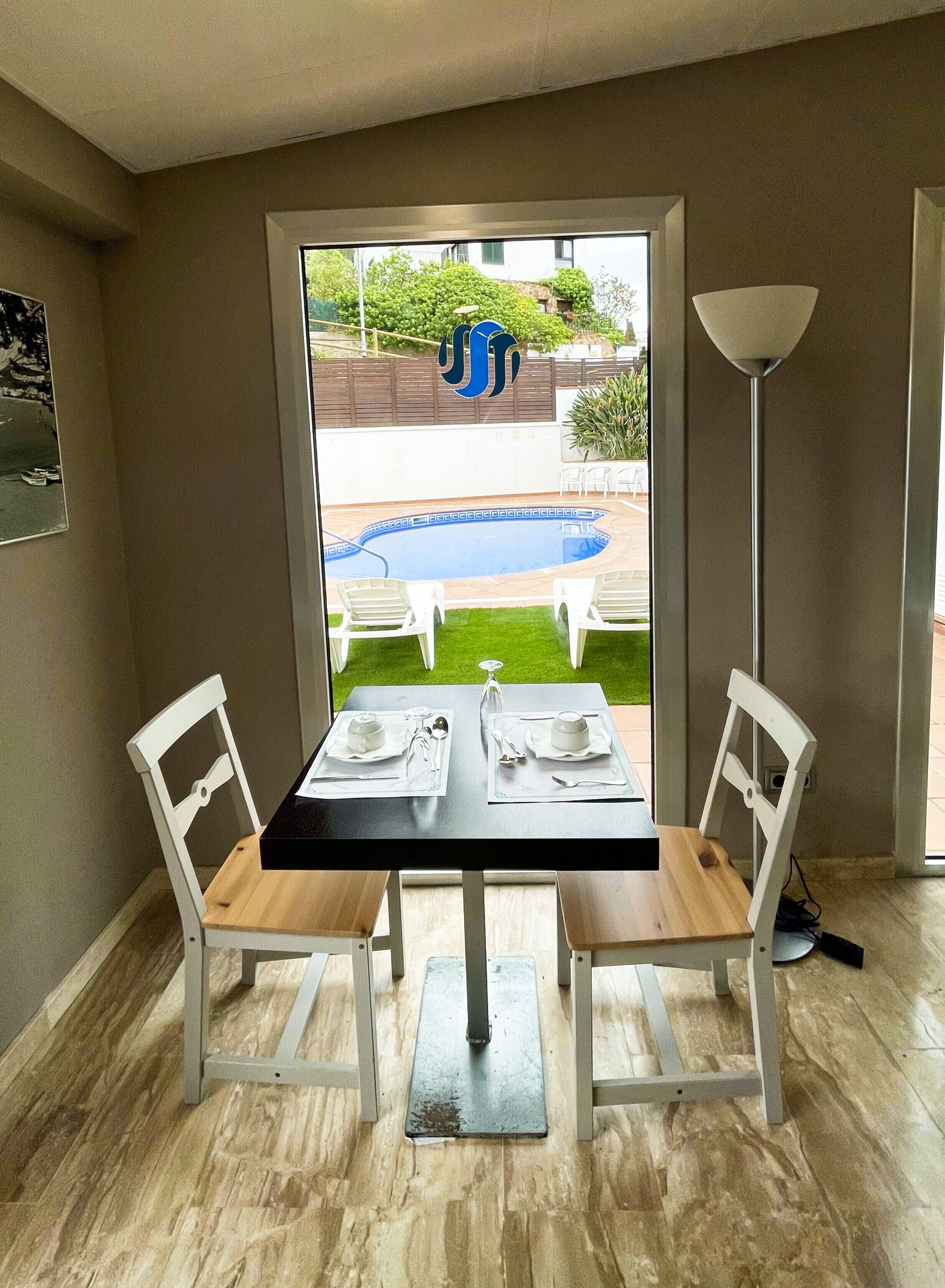 daily buffet breakfast (eur 8 per person)