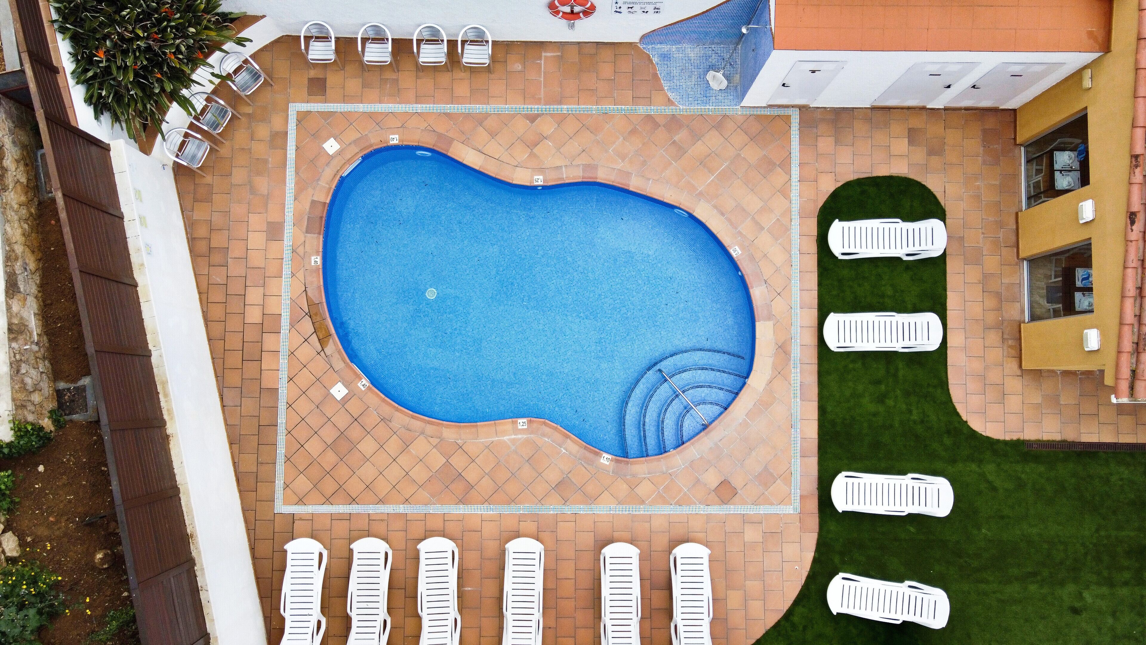 Outdoor pool, sun loungers