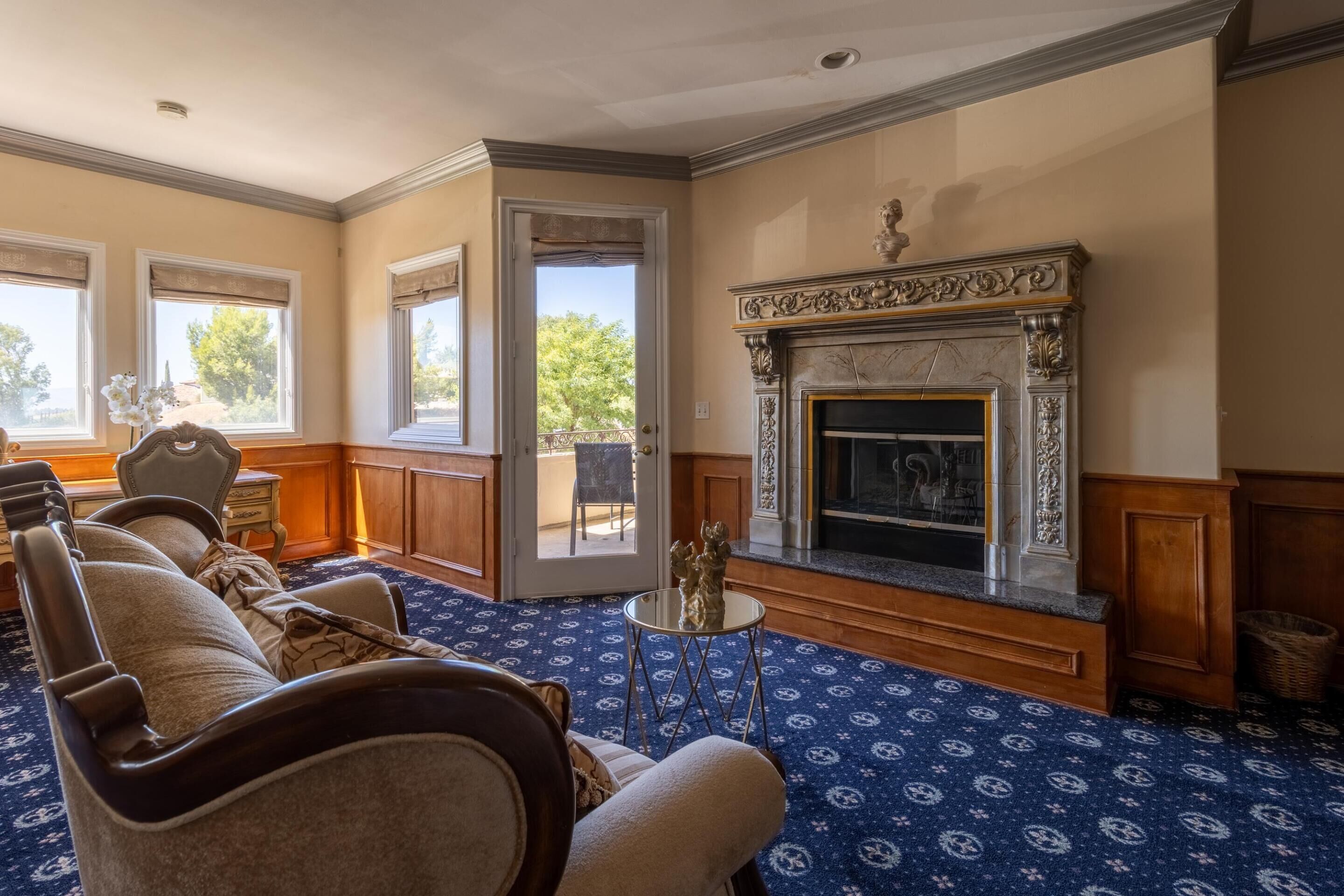 Phòng Deluxe, có phòng tắm riêng (Luxury Suites)