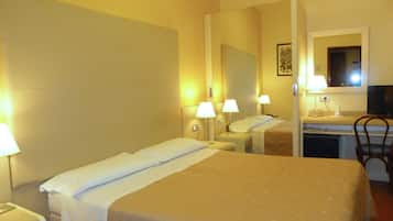 Phòng đôi Junior | Bộ đồ giường kháng dị ứng, minibar, két bảo mật tại phòng, bàn