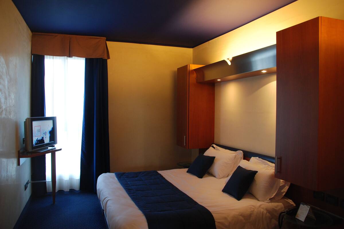 In-room safe, desk, blackout curtains, soundproofing