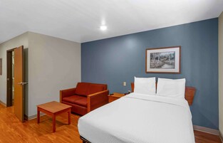 Escritorio y espacio para trabajar con laptop