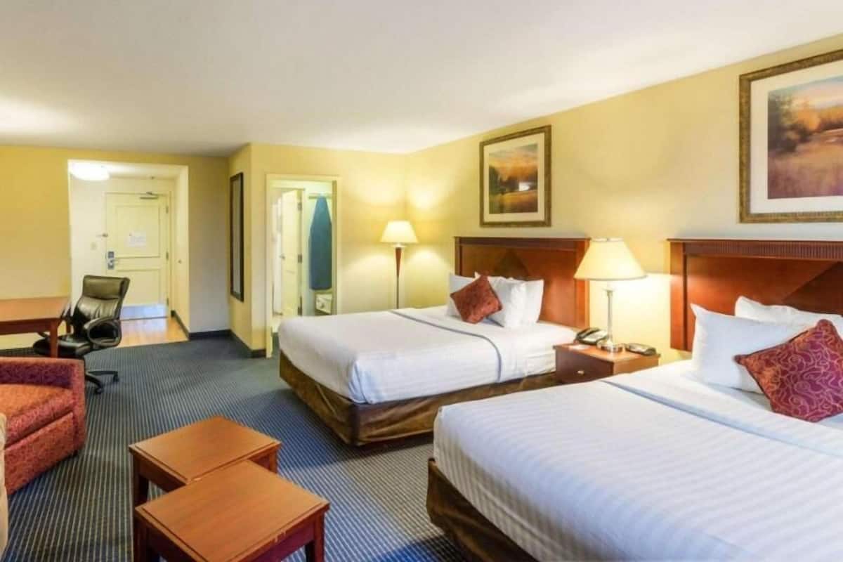 In-room safe, desk, iron/ironing board, free cots/infant beds