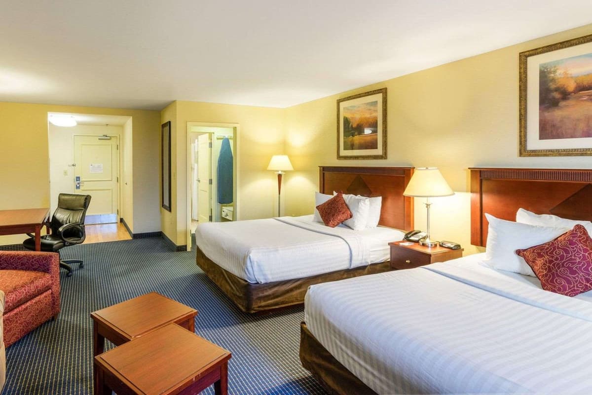 In-room safe, desk, iron/ironing board, free cribs/infant beds