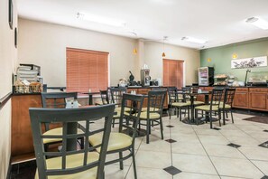 Free buffet breakfast  - Sleep Inn & Suites University/Shands (Gainesville)
