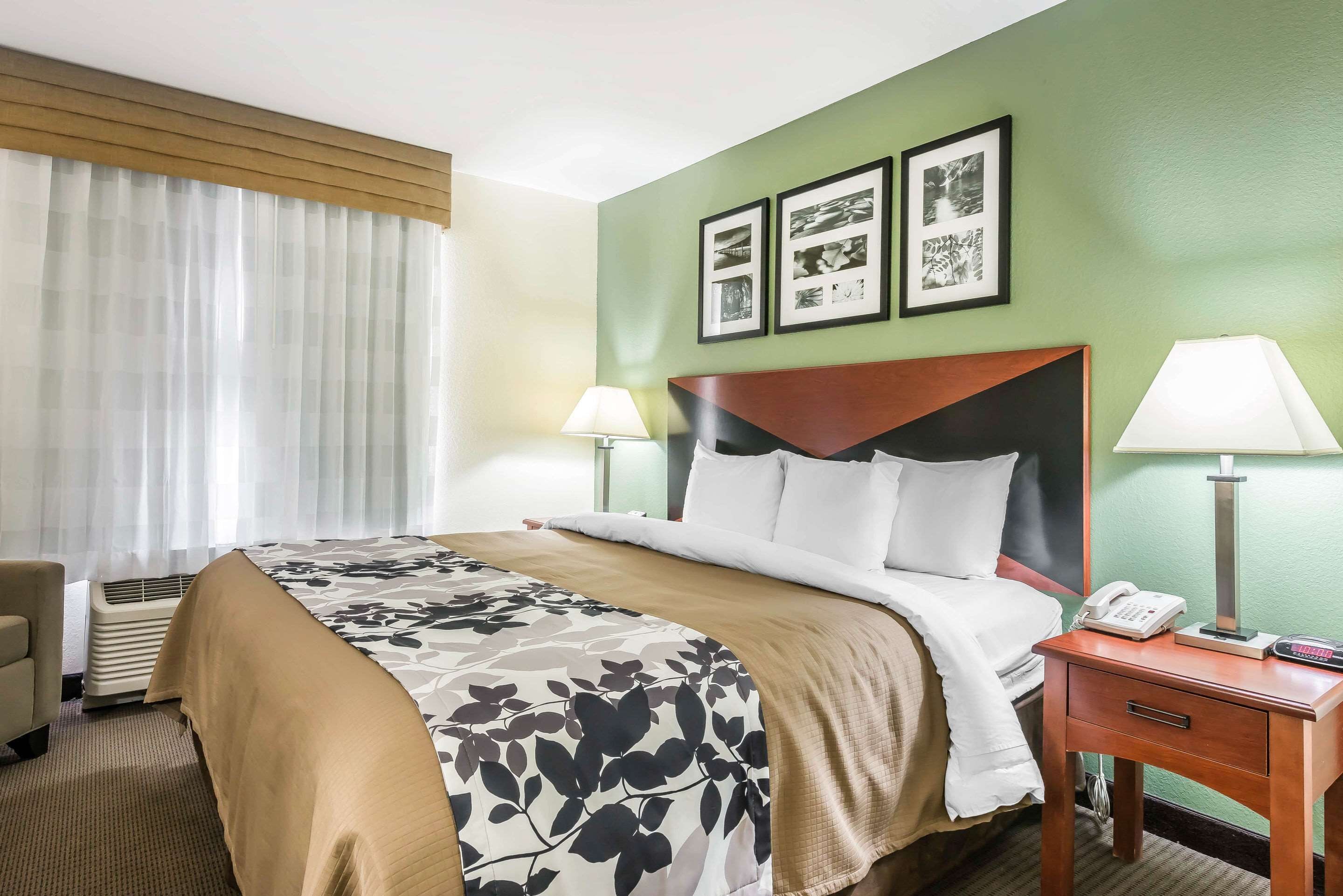 desk, iron/ironing board, free cots/infant beds, free rollaway beds