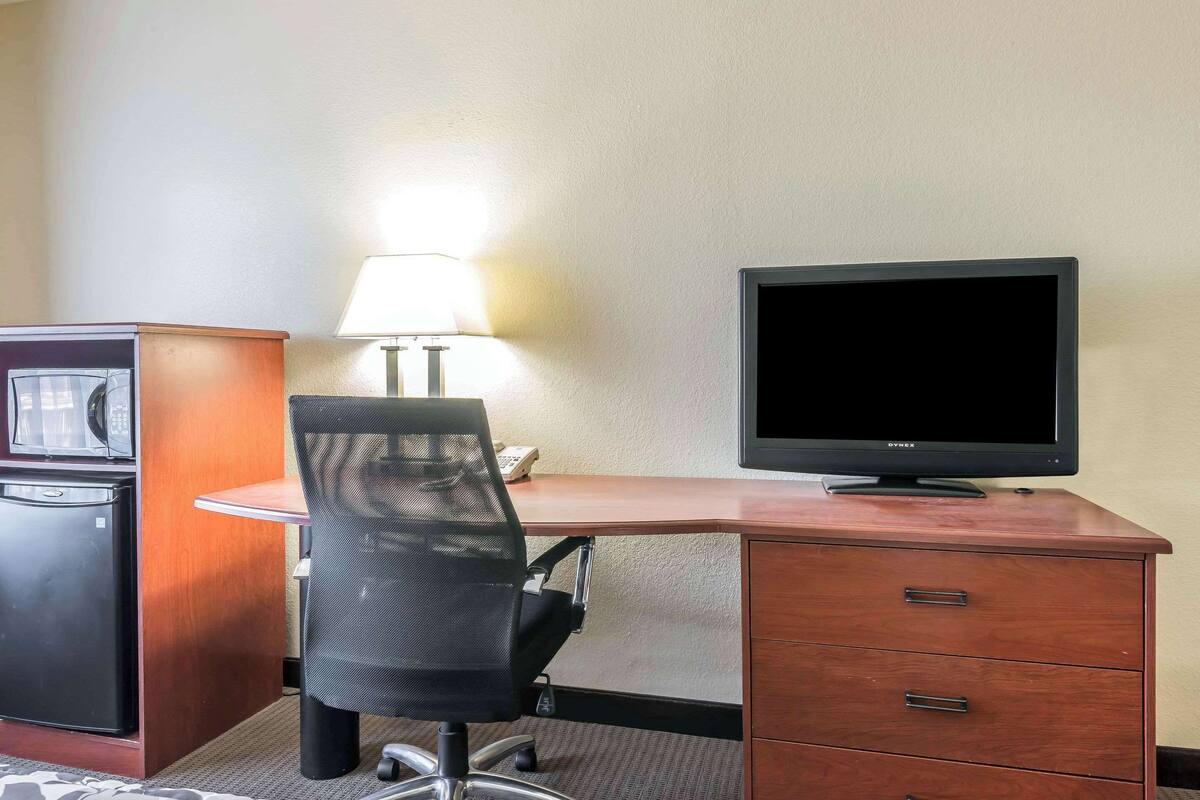 desk, iron/ironing board, free cots/infant beds, free rollaway beds