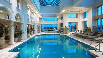 Indendørs pool, sæsonbestemt udendørs pool