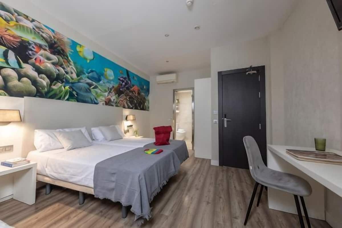 高級寢具、客房內保險箱、書桌、遮光布/窗簾