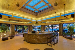 2 bar/lounge