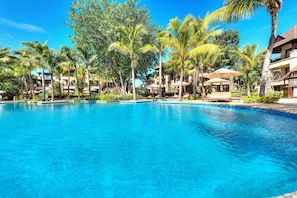 2 outdoor pools, pool umbrellas, sun loungers