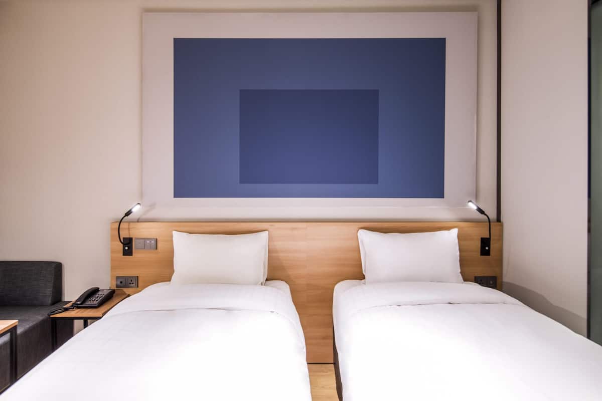 Standard Room, 2 Twin Beds | In-room safe, desk, laptop workspace, free WiFi