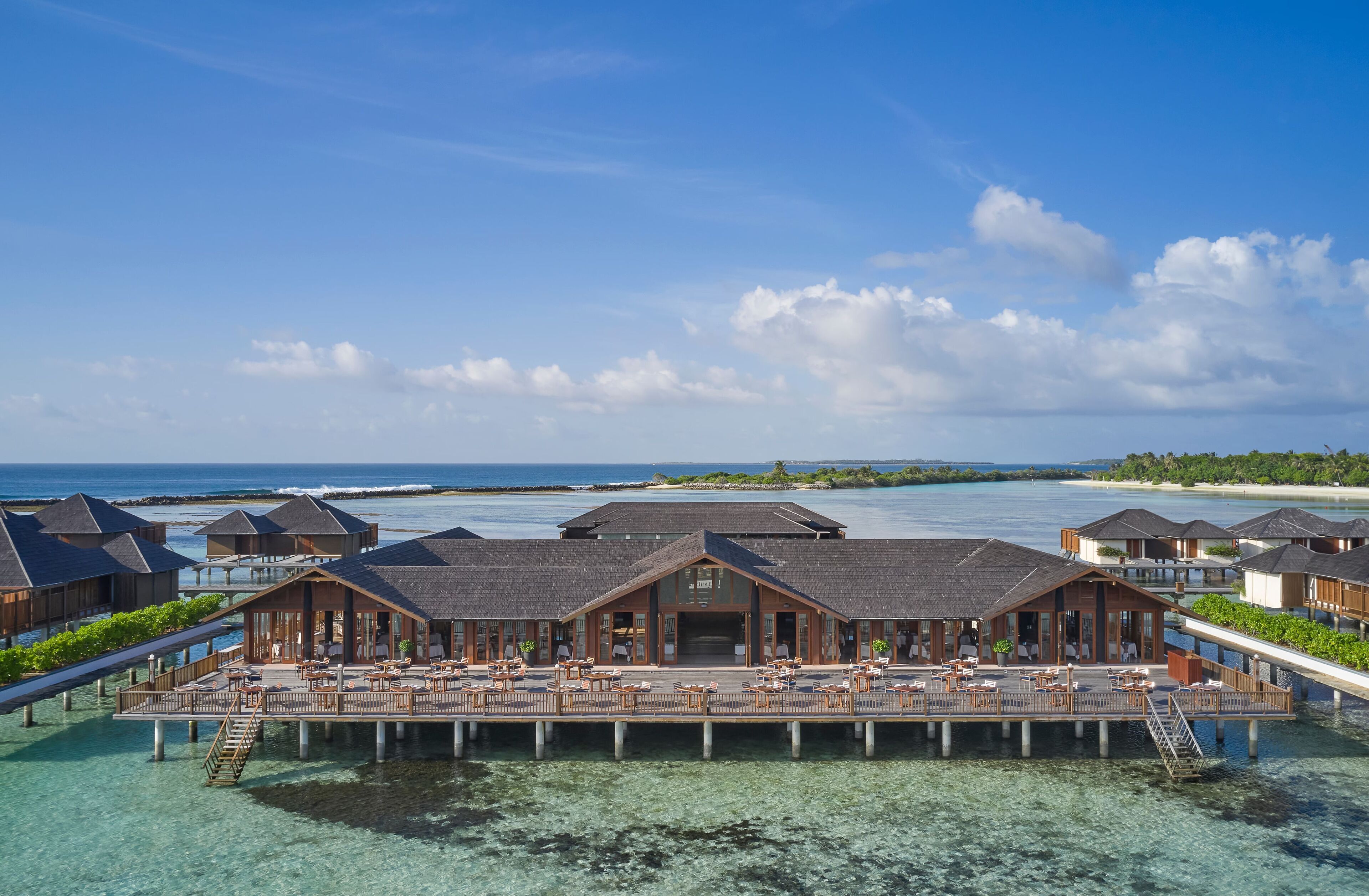 5 restaurants, breakfast, lunch, dinner served; international cuisine